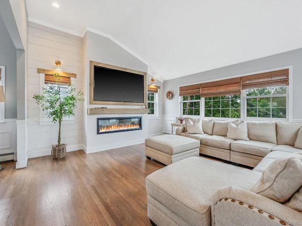 750 Hancock Place, Lindenhurst NY 11757