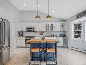 750 Hancock Place, Lindenhurst NY 11757