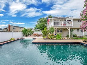 750 Hancock Place, Lindenhurst NY 11757