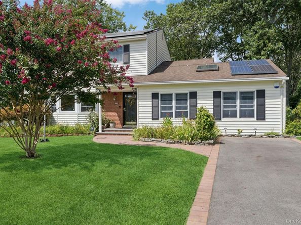 34 Morewood Drive, Smithtown NY 11787