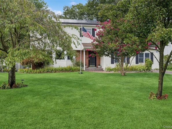 34 Morewood Drive, Smithtown NY 11787