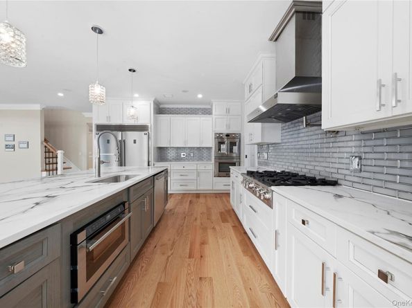 4 Coventry Court, Wheatley Heights NY 11798