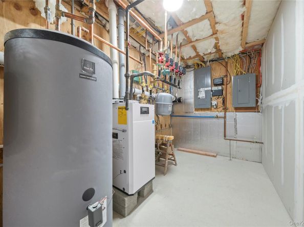 4 Coventry Court, Wheatley Heights NY 11798