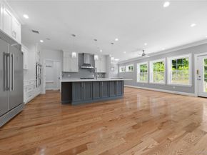 4 Coventry Court, Wheatley Heights NY 11798