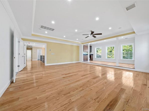 4 Coventry Court, Wheatley Heights NY 11798