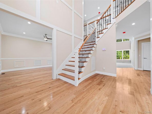 4 Coventry Court, Wheatley Heights NY 11798