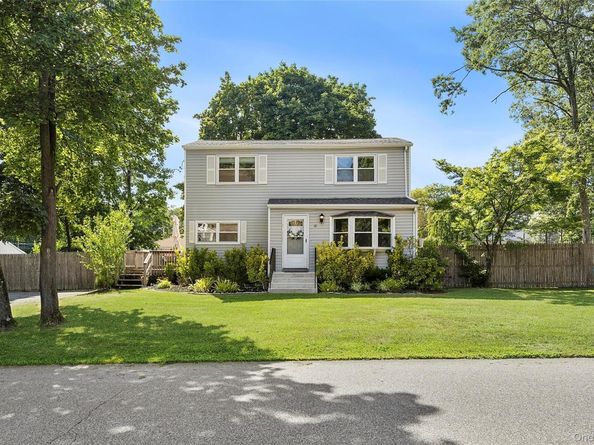 12 Lakeview Drive, Middle Island NY 11953