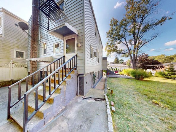 209 Lincoln Avenue, Yonkers NY 10704