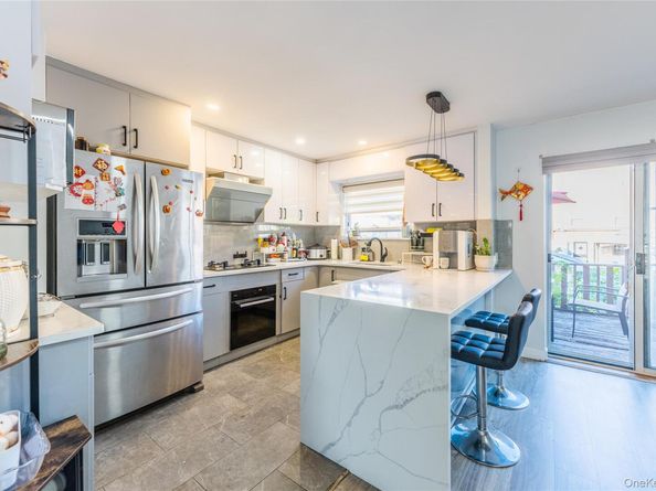 60-35 77th Street, Middle Village NY 11379