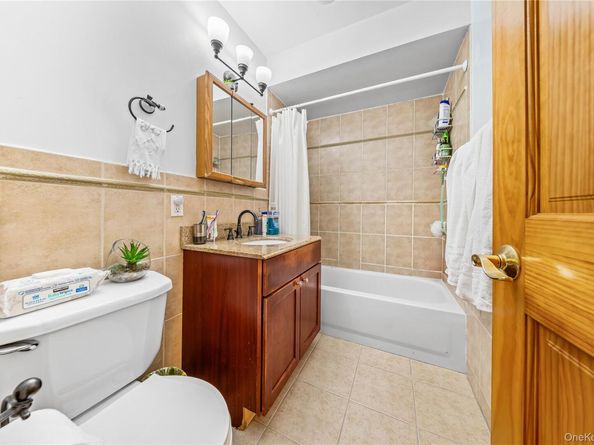 35-30 10 Street, Astoria NY 11106