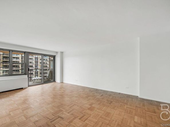 18-05 215th Street 5H, Bayside NY 11360