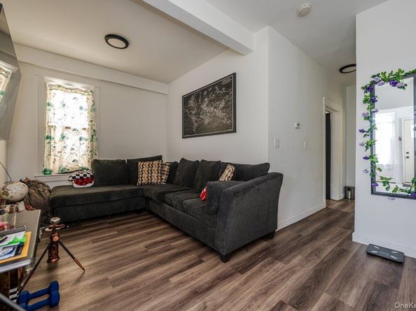 573 Minnieford Avenue, Bronx NY 10464