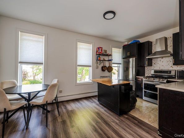 573 Minnieford Avenue, Bronx NY 10464