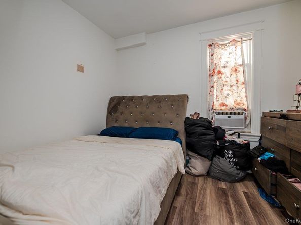 573 Minnieford Avenue, Bronx NY 10464