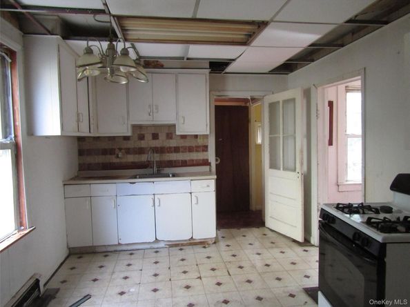 24 Columbia Street, Huntington Station NY 11746