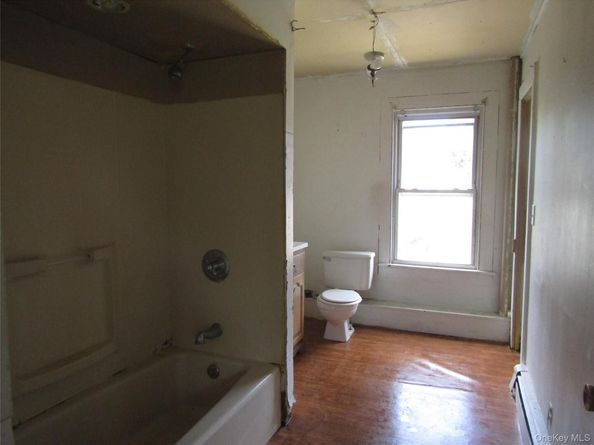 24 Columbia Street, Huntington Station NY 11746