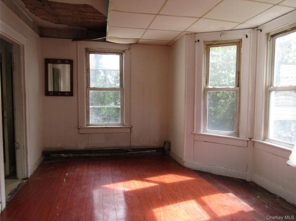 24 Columbia Street, Huntington Station NY 11746