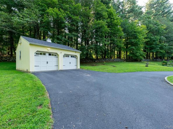 10 Mark Mead Road, Cross River NY 10518