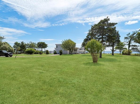 Undisclosed Address #904031, Hampton Bays NY 11937