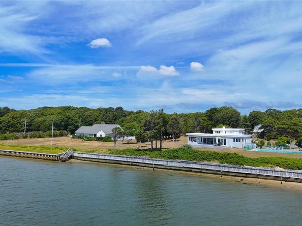 Undisclosed Address #904031, Hampton Bays NY 11937