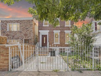 1438 E 95th Street