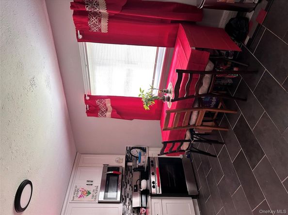 55 31st Street S, Wyandanch NY 11798
