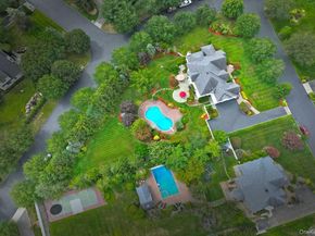 2 Andiron Court, Dix Hills NY 11746