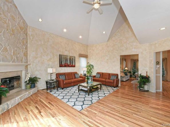 2 Andiron Court, East Northport NY 11746