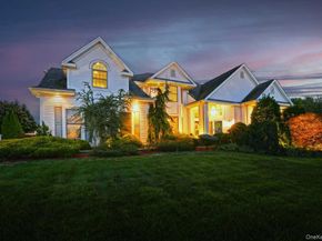 2 Andiron Court, Dix Hills NY 11746