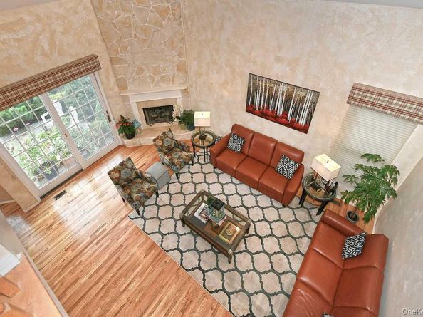 2 Andiron Court, Dix Hills NY 11746