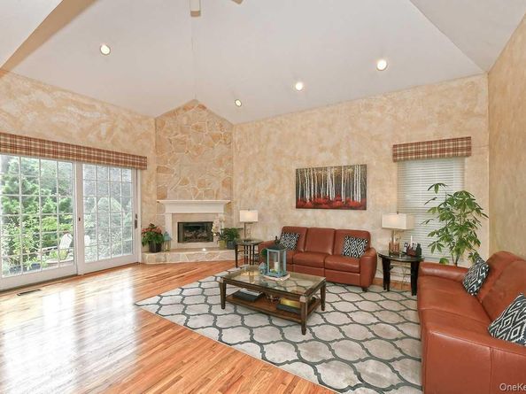 2 Andiron Court, Dix Hills NY 11746