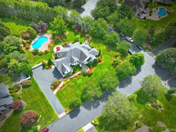 2 Andiron Court, East Northport NY 11746