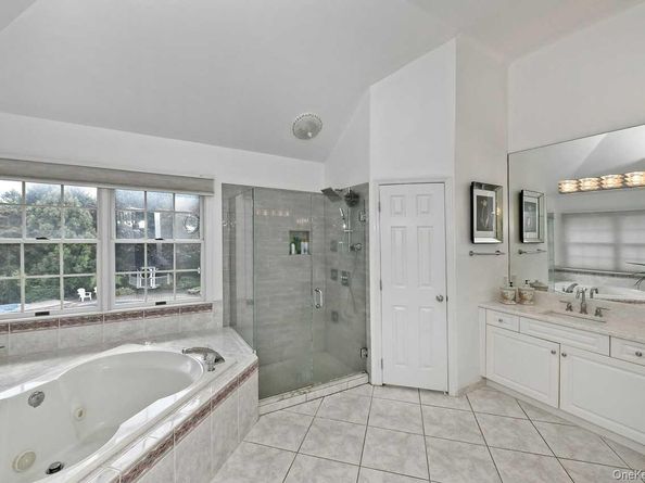 2 Andiron Court, Dix Hills NY 11746