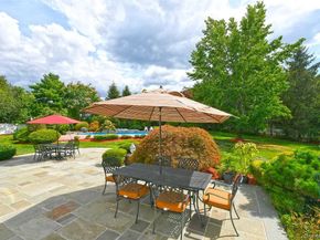 2 Andiron Court, Dix Hills NY 11746