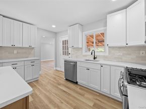 14 21st Avenue, Bay Shore NY 11706