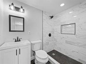 14 21st Avenue, Bay Shore NY 11706