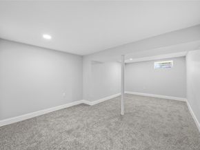 14 21st Avenue, Bay Shore NY 11706