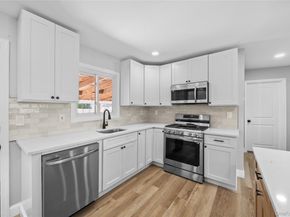 14 21st Avenue, Bay Shore NY 11706