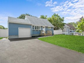 14 21st Avenue, Bay Shore NY 11706