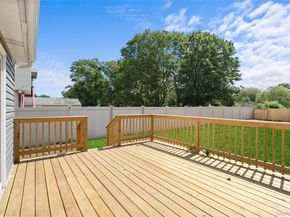 14 21st Avenue, Bay Shore NY 11706