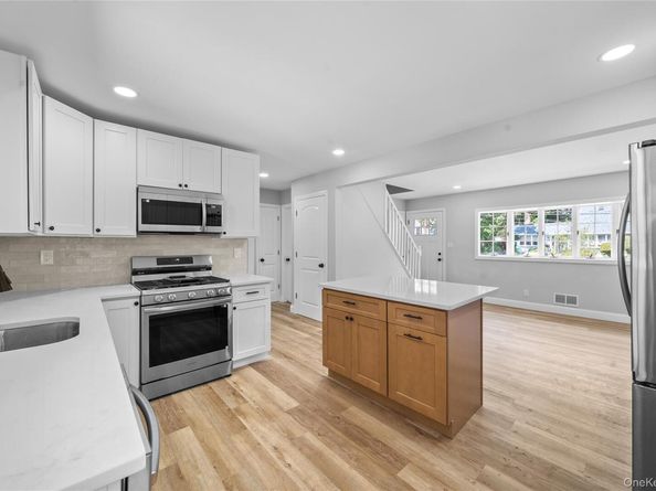 14 21st Avenue, Bay Shore NY 11706