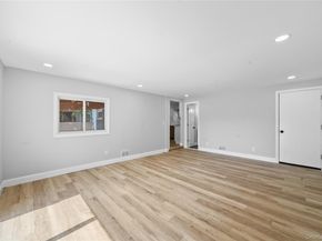 14 21st Avenue, Bay Shore NY 11706