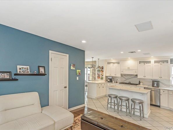 922 N 1st Street, New Hyde Park NY 11040