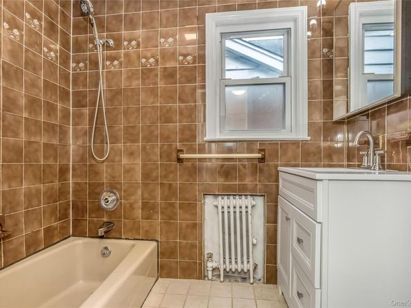 136 N 1st Street, New Hyde Park NY 11040