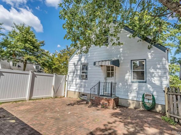 136 N 1st Street, New Hyde Park NY 11040