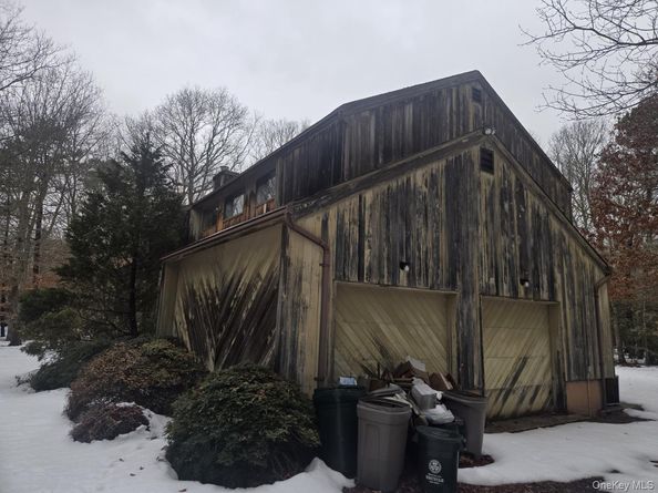 9 Haney Court, Manorville NY 11949