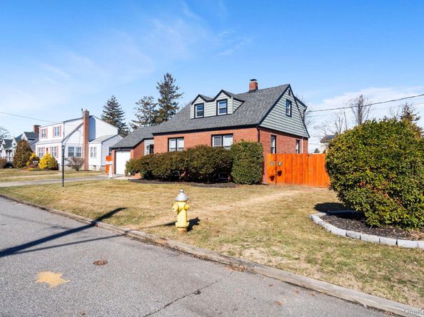 41 Liberty Avenue, North Babylon NY 11703