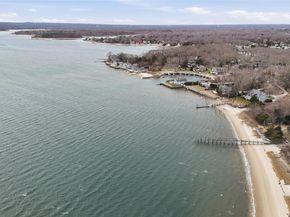 55 Leafy Way, Aquebogue NY 11931