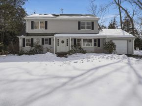 55 Leafy Way, Aquebogue NY 11931