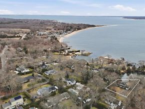 55 Leafy Way, Aquebogue NY 11931